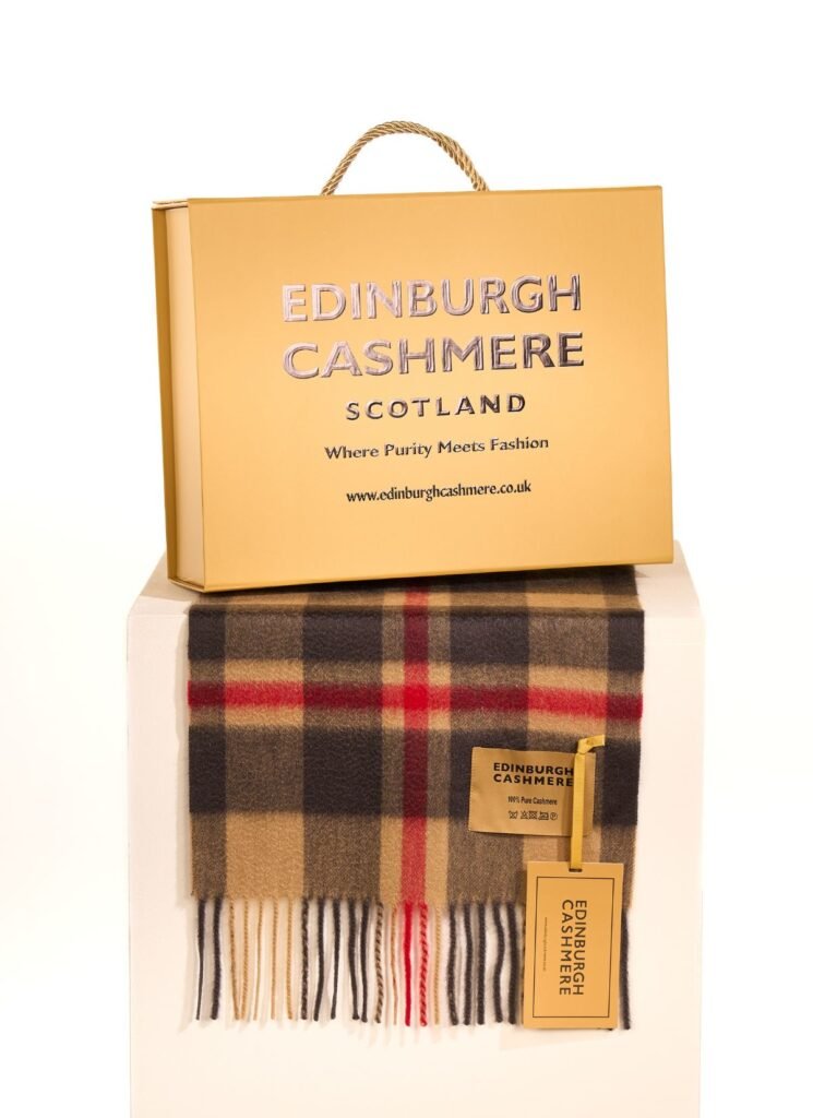 DC Check Cashmere Scarf gift box 